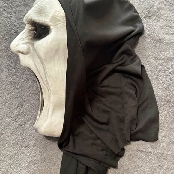 NEW Silent Screamer Ghost Face Mask Halloween Costume Mask - Picture 4 of 6
